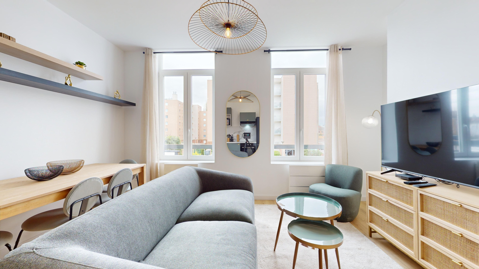 LEGRAND B
