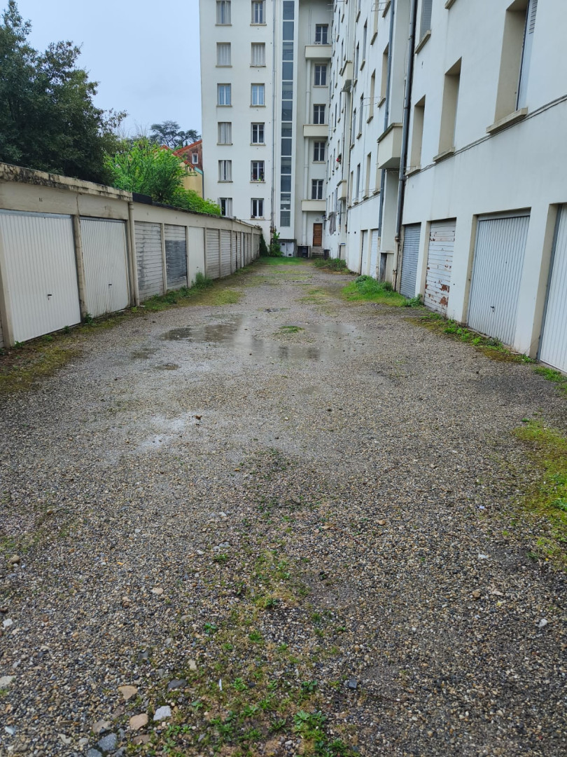 GARAGE VIALA