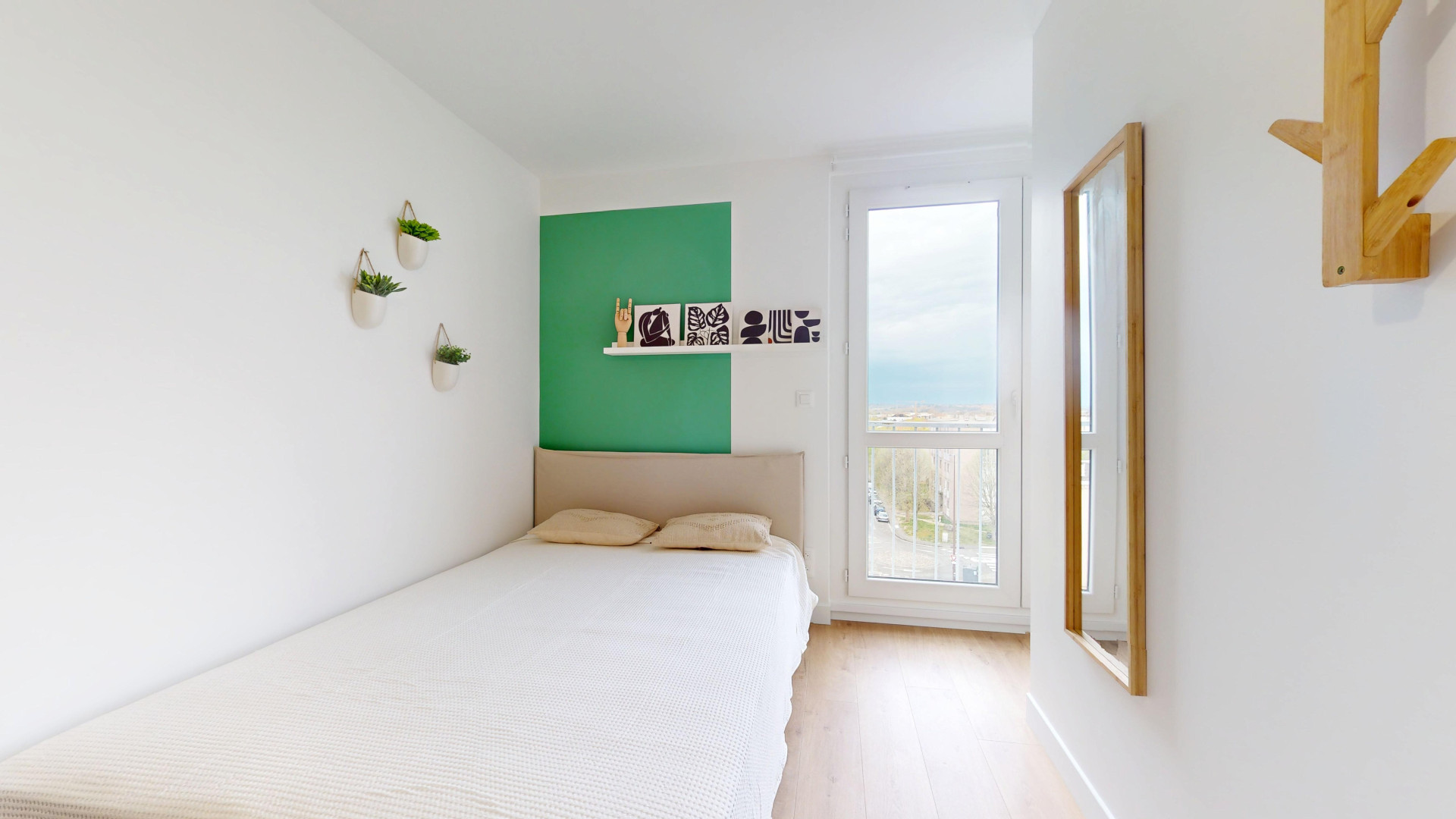 HYERES F