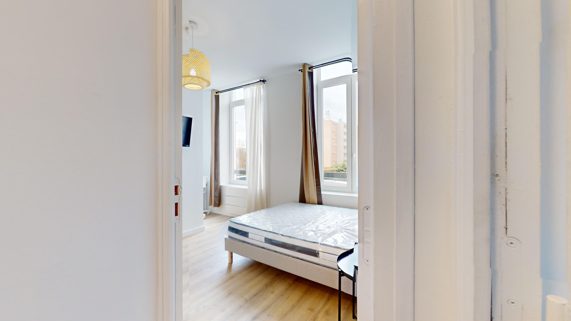 LEGRAND B