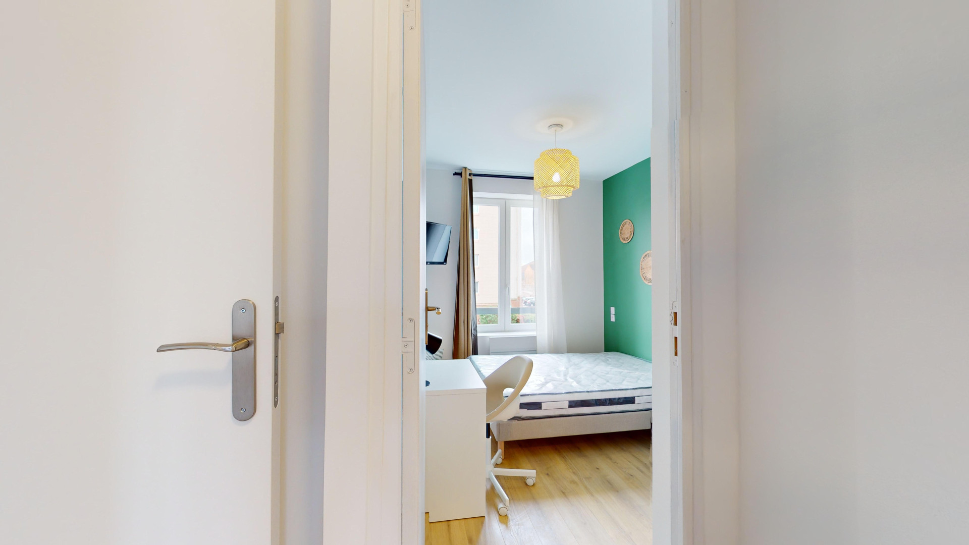 LEGRAND B
