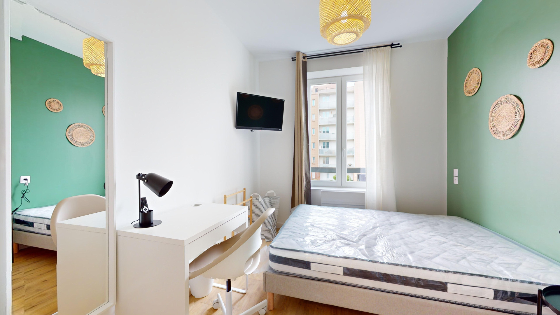 LEGRAND B