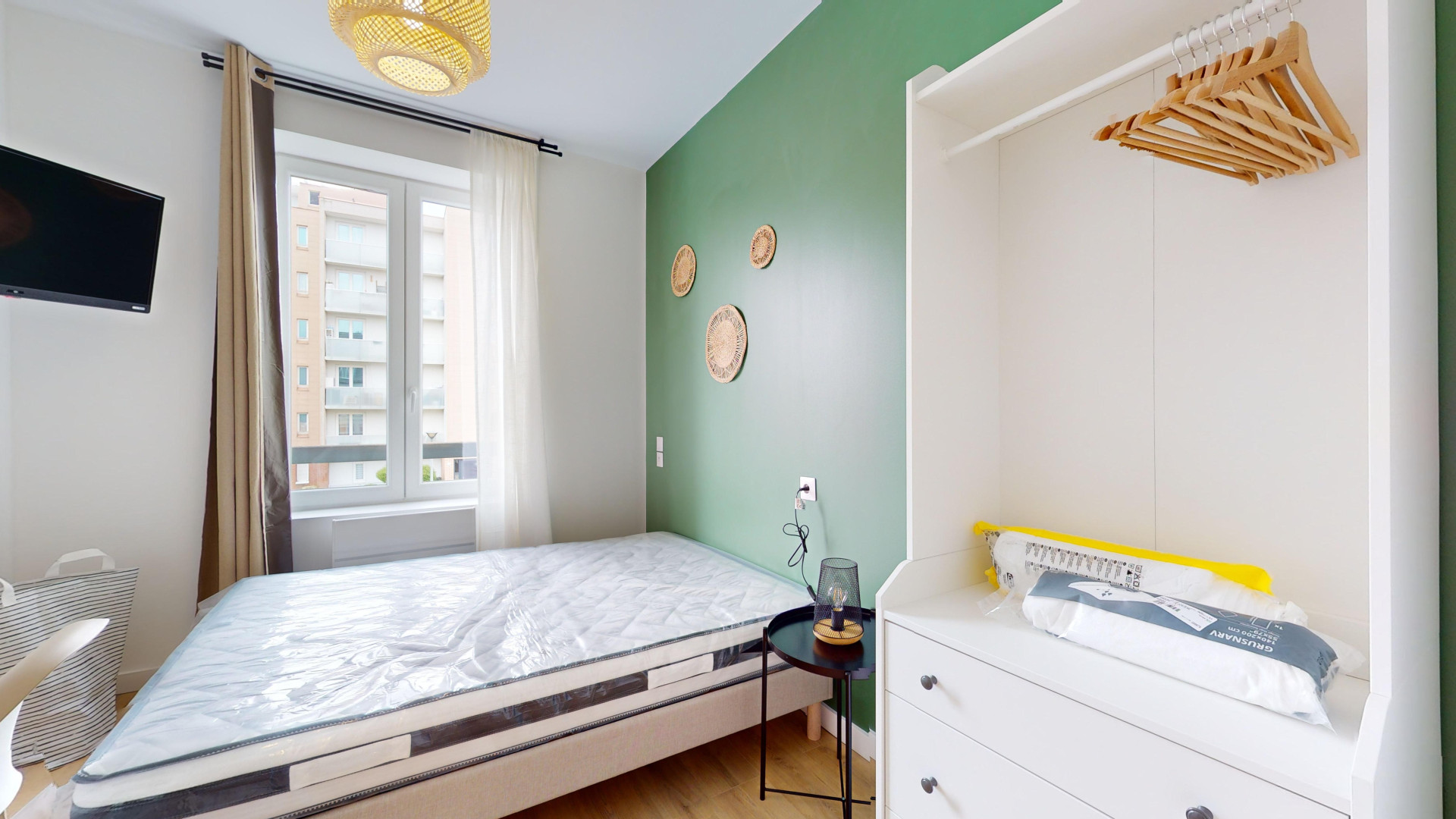 LEGRAND B