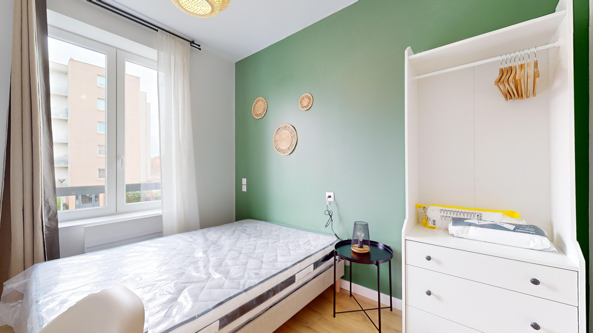 LEGRAND B