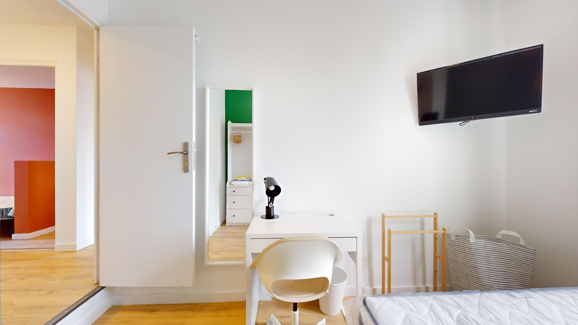 LEGRAND B