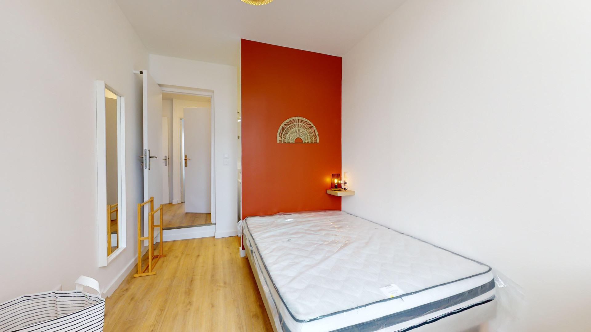 LEGRAND B
