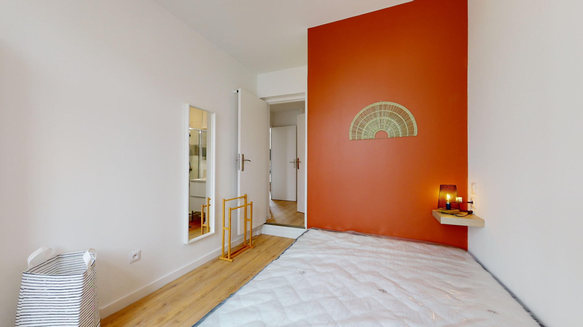 LEGRAND B