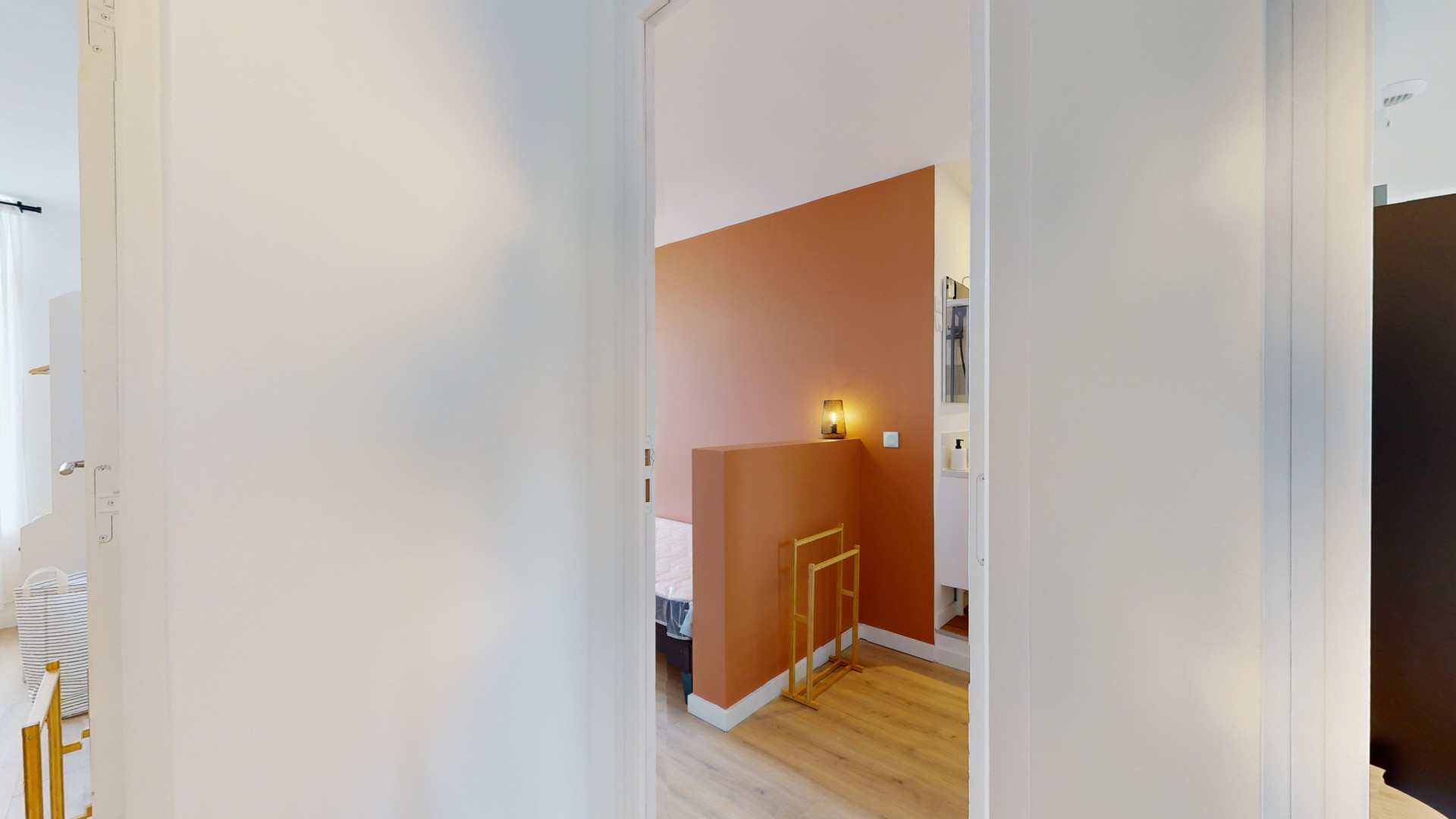 LEGRAND B