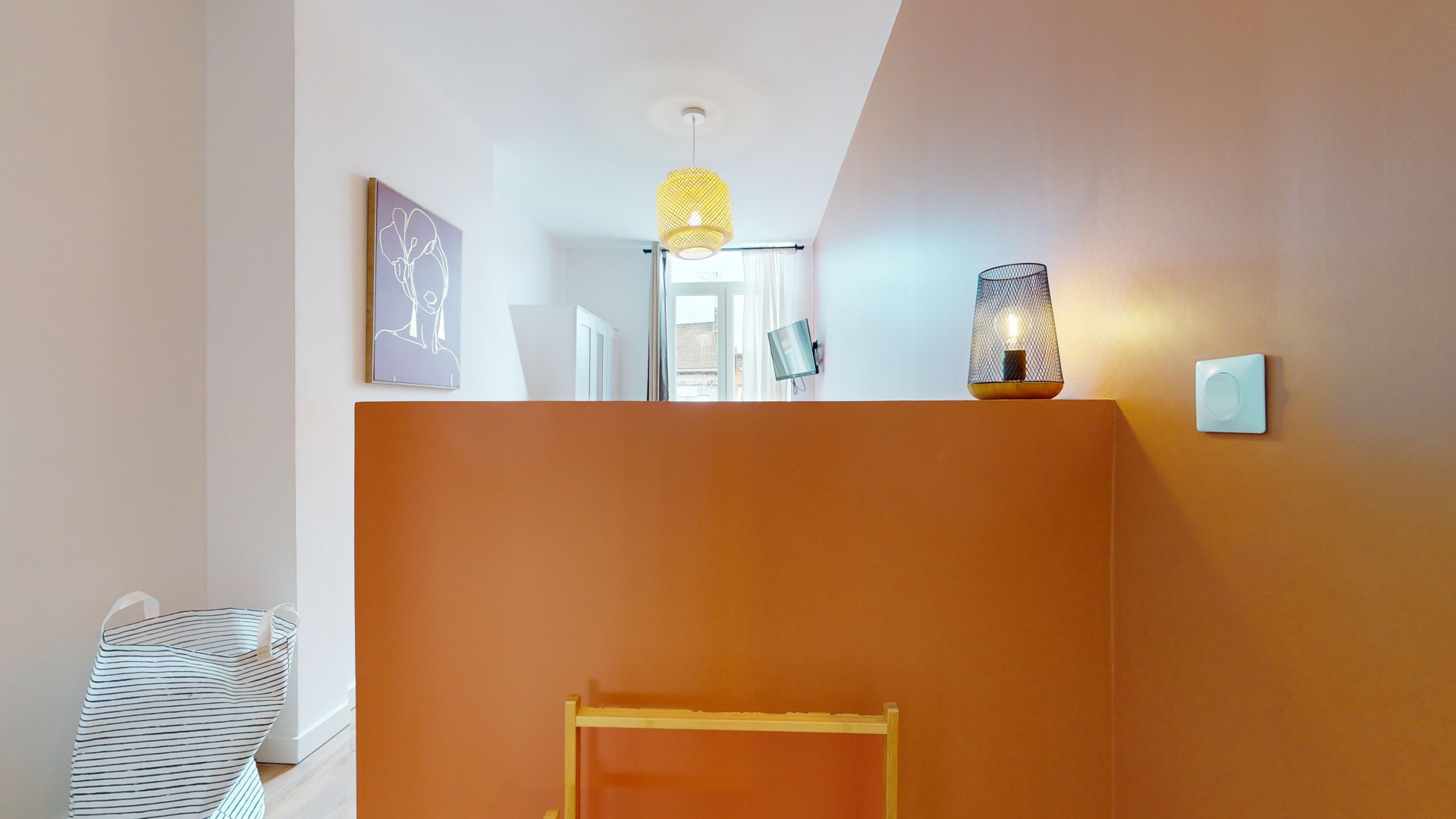 LEGRAND B
