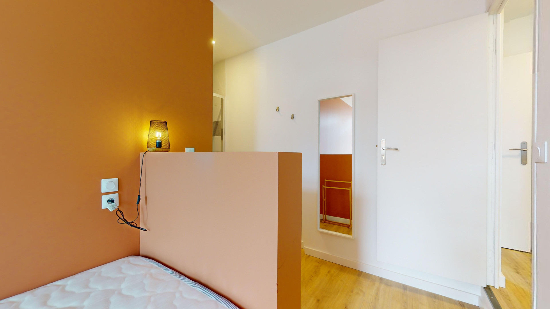 LEGRAND B