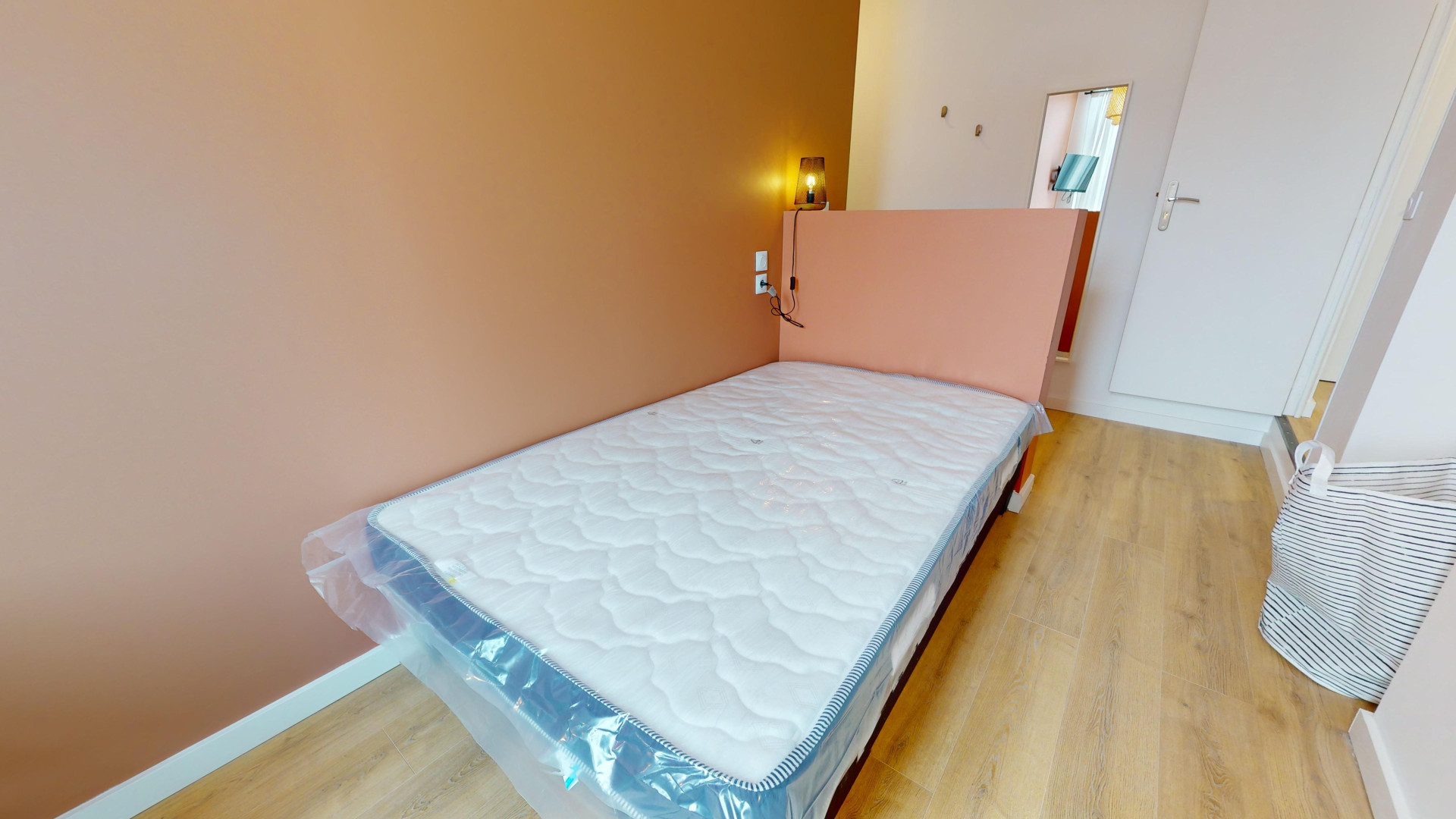 LEGRAND B