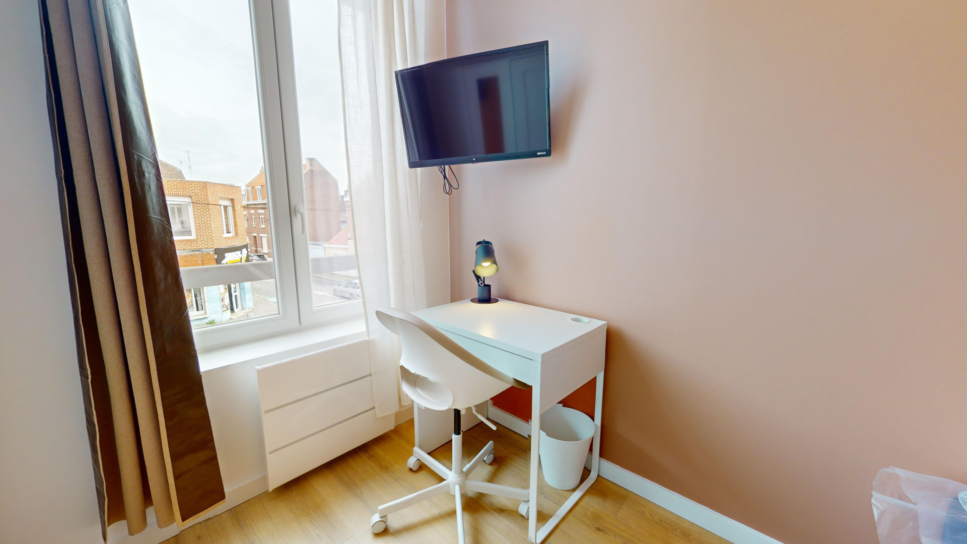 LEGRAND B