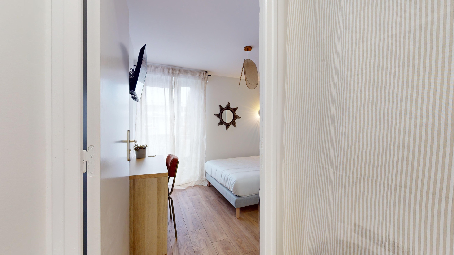 RELAIS