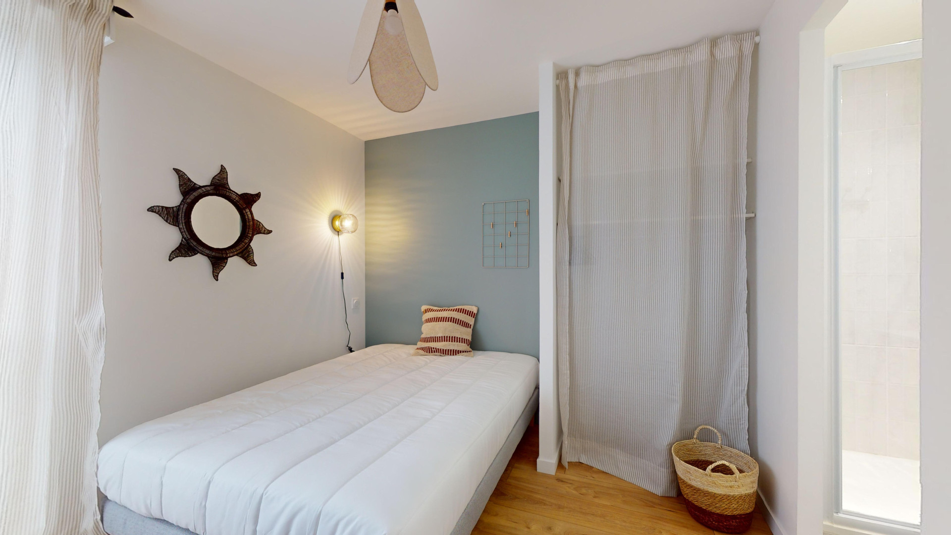 RELAIS